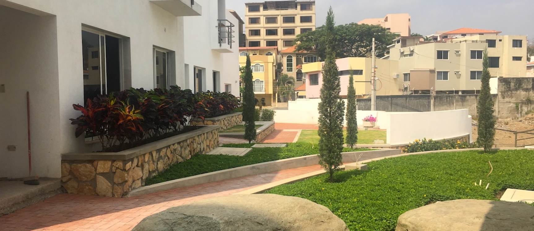 Vendo Casa en Las Cumbres - Ceibos GeoBienes - Casa en venta en Las Cumbres, sector Los Ceibos, Guayaquil - Plusvalia Guayaquil Casas de venta y alquiler Inmobiliaria Ecuador