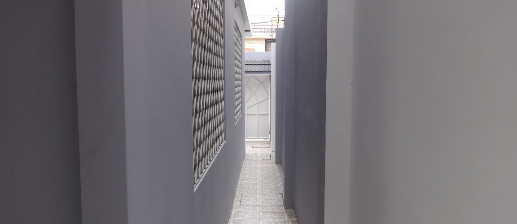 Urdenor 2, Vendo casa de dos plantas con terraza GeoBienes - Vendo casa en Urdenor 2 de dos plantas con terraza. Guayaquil Ecuador - Plusvalia Guayaquil Casas de venta y alquiler Inmobiliaria Ecuador