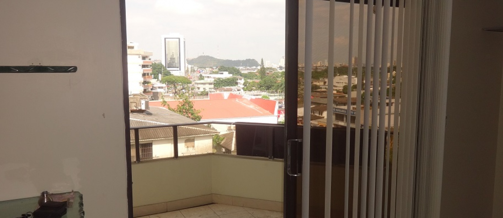 Vendo Departamento, Lomas de Urdesa GeoBienes - Vendo Departamento, Lomas de Urdesa - Plusvalia Guayaquil Casas de venta y alquiler Inmobiliaria Ecuador