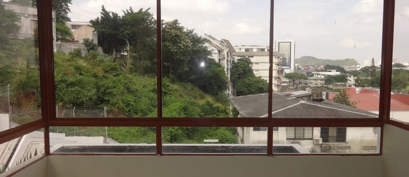 Vendo Departamento, Lomas de Urdesa GeoBienes - Vendo Departamento, Lomas de Urdesa - Plusvalia Guayaquil Casas de venta y alquiler Inmobiliaria Ecuador
