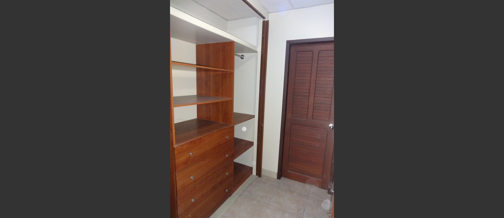 Vendo Departamento, Lomas de Urdesa GeoBienes - Vendo Departamento, Lomas de Urdesa - Plusvalia Guayaquil Casas de venta y alquiler Inmobiliaria Ecuador