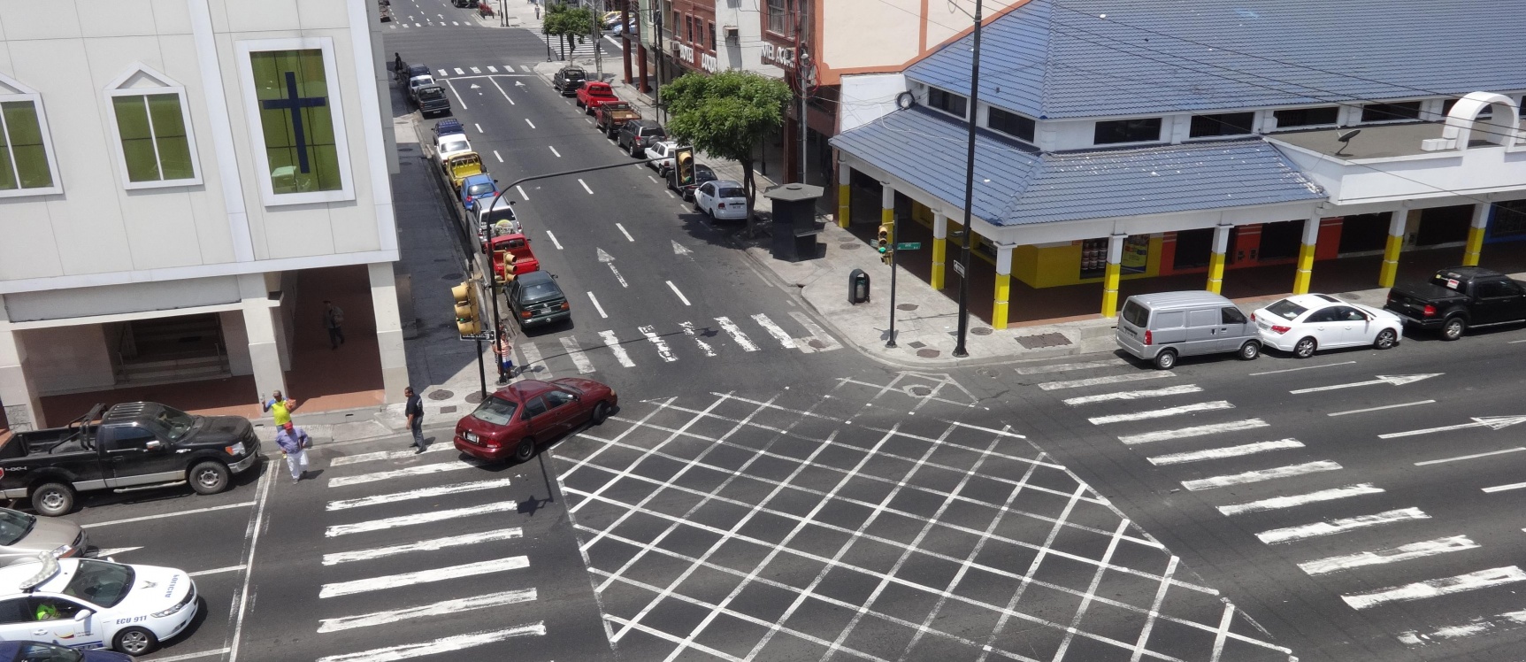 Vendo edificio comercial en el centro de Guayaquil, Av, Quito y calle Luque, Esquinero. GeoBienes - En venta edificio comercial en el centro de Guayaquil - Plusvalia Guayaquil Casas de venta y alquiler Inmobiliaria Ecuador
