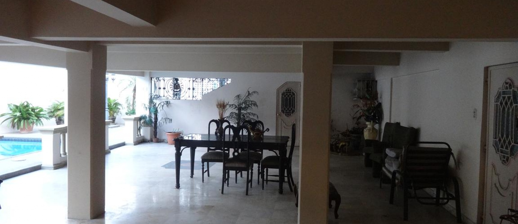 Venta de imponente casa de lujo esquinera en el sur de la ciudad GeoBienes - Venta de imponente casa de lujo esquinera en el sur de la ciudad - Plusvalia Guayaquil Casas de venta y alquiler Inmobiliaria Ecuador