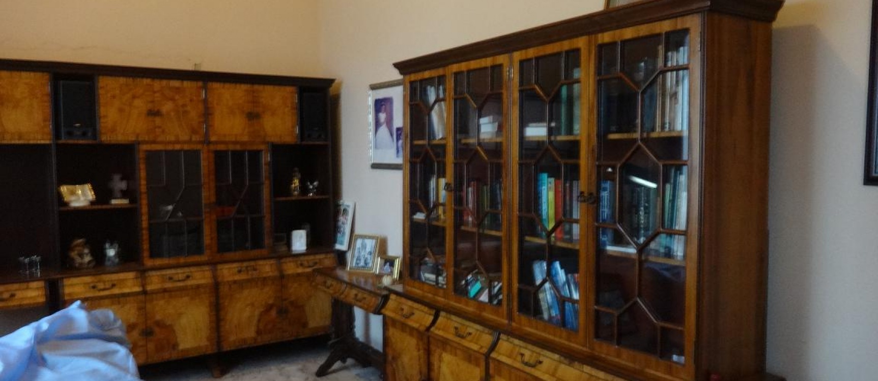 Venta de imponente casa de lujo esquinera en el sur de la ciudad GeoBienes - Venta de imponente casa de lujo esquinera en el sur de la ciudad - Plusvalia Guayaquil Casas de venta y alquiler Inmobiliaria Ecuador