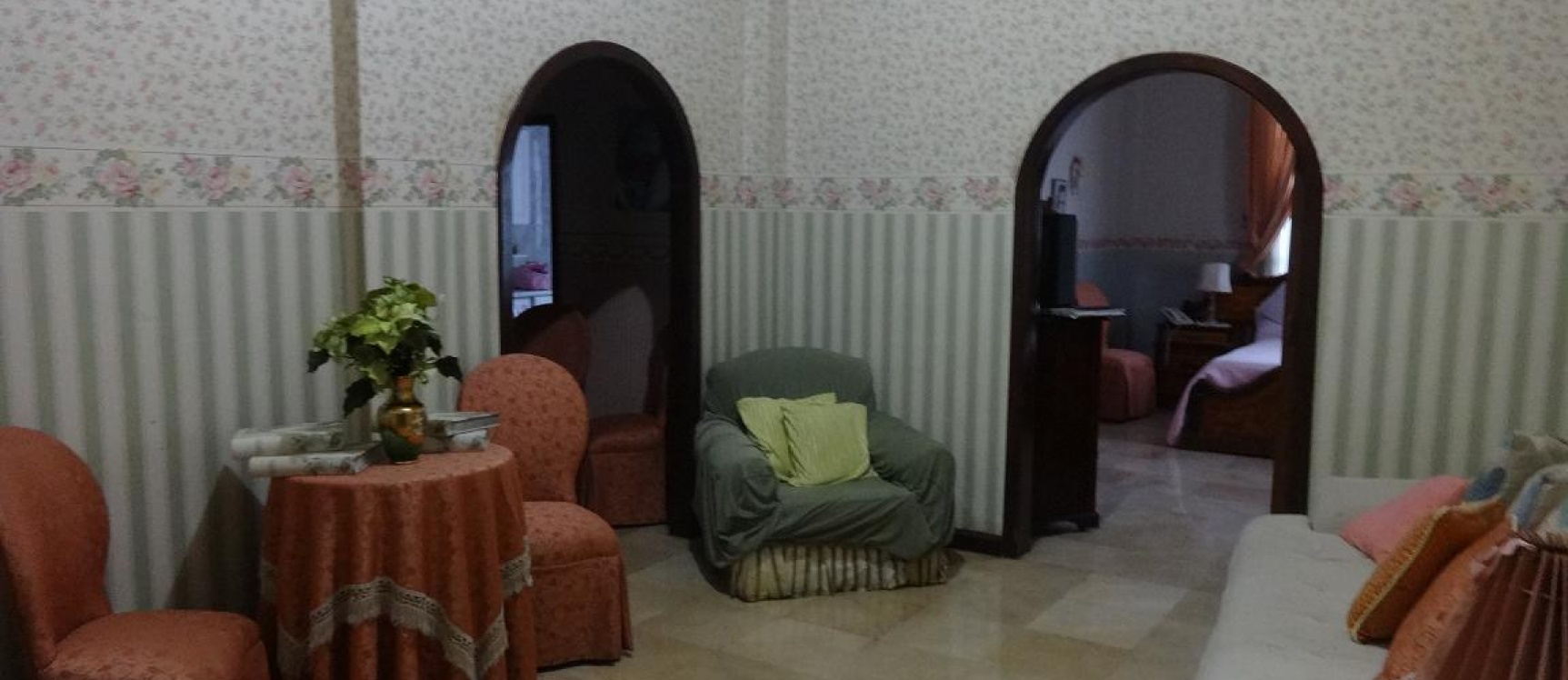 Venta de imponente casa de lujo esquinera en el sur de la ciudad GeoBienes - Venta de imponente casa de lujo esquinera en el sur de la ciudad - Plusvalia Guayaquil Casas de venta y alquiler Inmobiliaria Ecuador