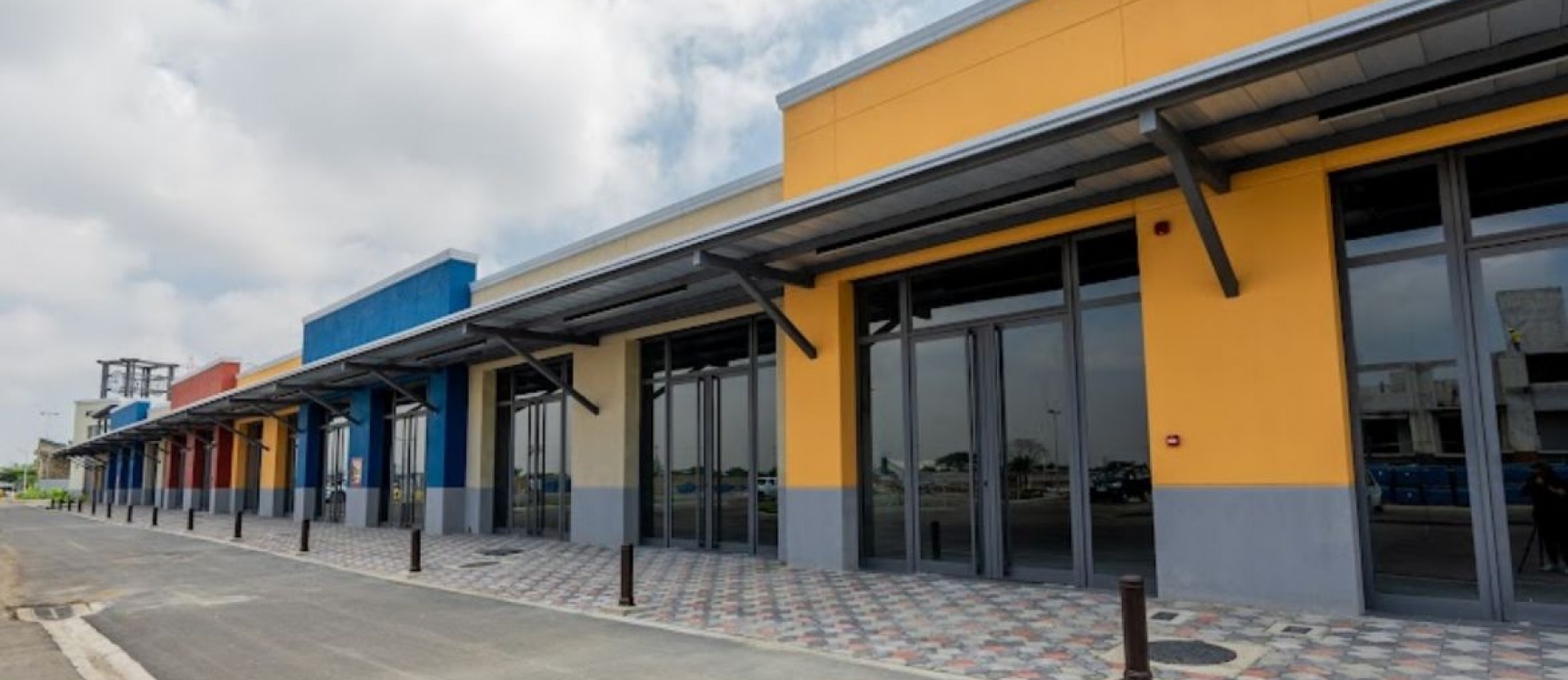 Venta de local u oficina en Almax, vía Samborondón GeoBienes - Venta de local u oficina en Almax, vía Samborondón - Plusvalia Guayaquil Casas de venta y alquiler Inmobiliaria Ecuador