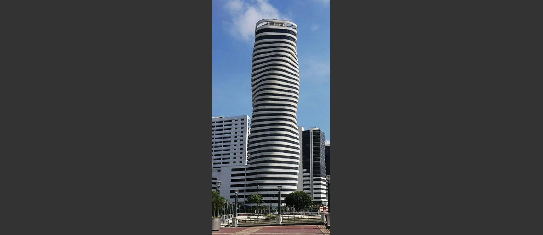 Venta de oficina en edificio The Point GeoBienes - Oficina en Venta en Edificio The Point , Puerto Santa Ana, Guayaquil, Ecuador - Plusvalia Guayaquil Casas de venta y alquiler Inmobiliaria Ecuador