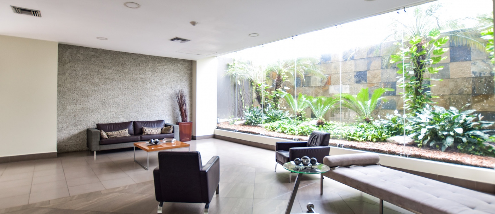 GeoBienes - Venta de suite en Samborondón Plaza - Plusvalia Guayaquil Casas de venta y alquiler Inmobiliaria Ecuador GeoBienes - Venta/alquiler de suite en Samborondón Plaza - Plusvalia Guayaquil Casas de venta y alquiler Inmobiliaria Ecuador