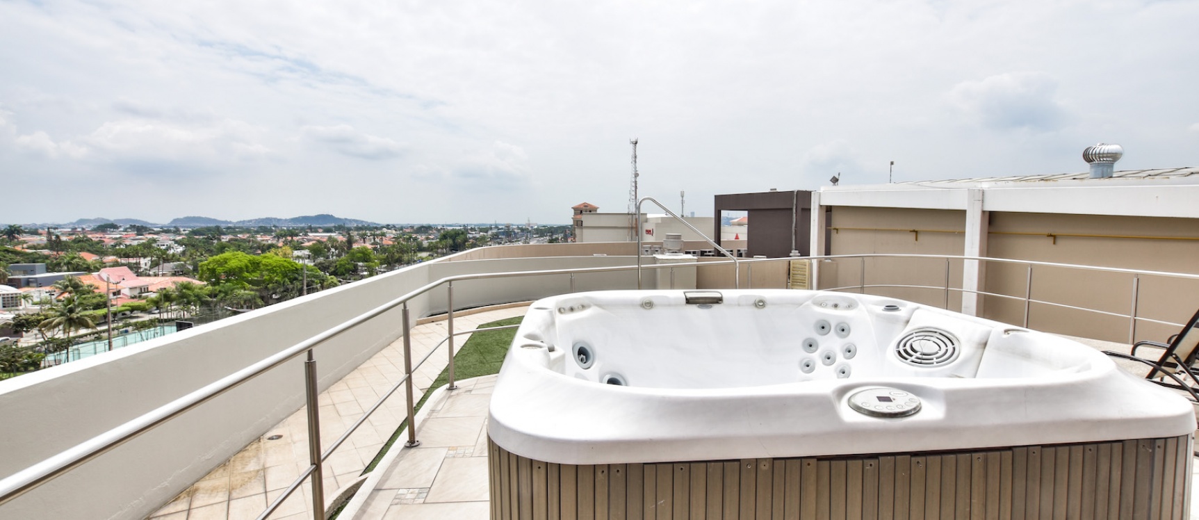 GeoBienes - Venta de suite en Samborondón Plaza - Plusvalia Guayaquil Casas de venta y alquiler Inmobiliaria Ecuador GeoBienes - Venta/alquiler de suite en Samborondón Plaza - Plusvalia Guayaquil Casas de venta y alquiler Inmobiliaria Ecuador