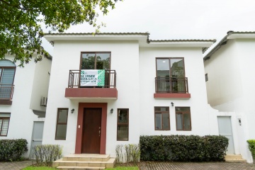 GeoBienes - Casa de dos plantas en venta en Urbanización Villas del Bosque, vía a la Costa - Plusvalia Guayaquil Casas de venta y alquiler Inmobiliaria Ecuador