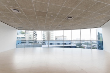 GeoBienes - Oficina de estreno en venta en 100 Business Plaza, zona Mall del Sol - Plusvalia Guayaquil Casas de venta y alquiler Inmobiliaria Ecuador