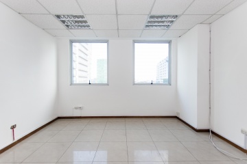 GeoBienes - Oficina en alquiler ubicada en el Edificio Trade Building - Plusvalia Guayaquil Casas de venta y alquiler Inmobiliaria Ecuador