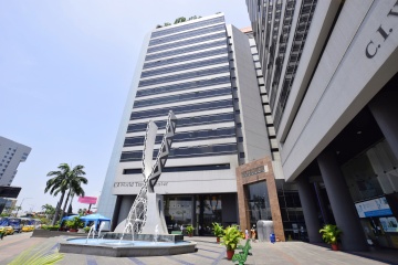 GeoBienes - Oficina en alquiler ubicada en el Edificio World Trade Center - Plusvalia Guayaquil Casas de venta y alquiler Inmobiliaria Ecuador