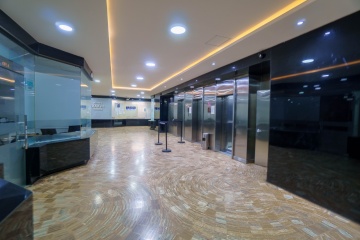 GeoBienes - Oficina en alquiler ubicado en Edificio Induauto, Centro de Guayaquil - Plusvalia Guayaquil Casas de venta y alquiler Inmobiliaria Ecuador