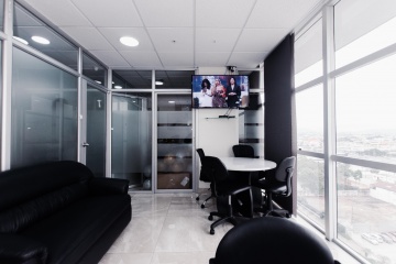 GeoBienes - Oficina en venta, Sky Building, junto al aeropuerto - Plusvalia Guayaquil Casas de venta y alquiler Inmobiliaria Ecuador