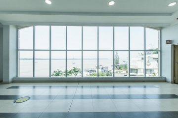 Oficina semi amoblada en alquiler en el Edificio El Astillero, Puerto Santa Ana GeoBienes - Oficina semi amoblada en alquiler en el Edificio El Astillero, Puerto Santa Ana - Plusvalia Guayaquil Casas de venta y alquiler Inmobiliaria Ecuador