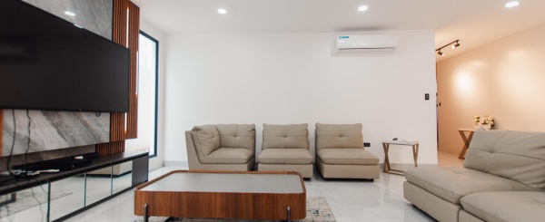 Casa de estreno 5 habitaciones en venta, Urbanización Santa María de Casa Grande, Av. Febres Cordero, Aurora