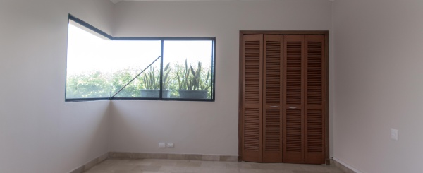 Casa en alquiler remodelada en la Urb. Villanueva, Km 1, Vía Samborondón