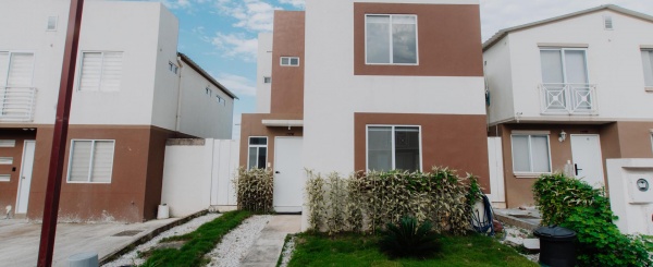 Casa en venta por estrenar en Urbanización Villa del Rey etapa Princesa Kate