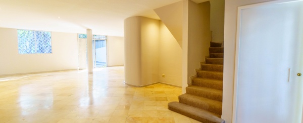 Casa en venta ubicada en conjunto cerrado en Urdesa, Norte de Guayaquil