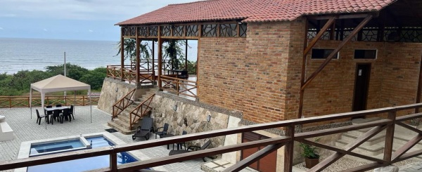 Casa frente al mar en venta ubicada en Las Nuñez, Península de Santa Elena