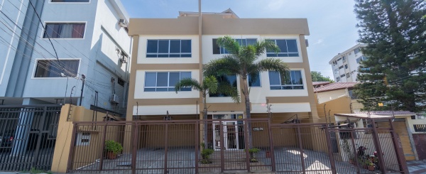 Departamento en alquiler de 2 habitaciones en Lomas de Urdesa, Guayaquil