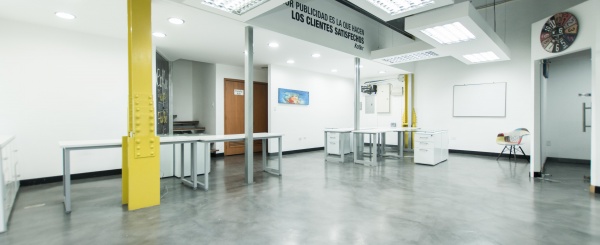 Oficina semi amoblada en venta en el Edificio El Astillero, Puerto Santa Ana