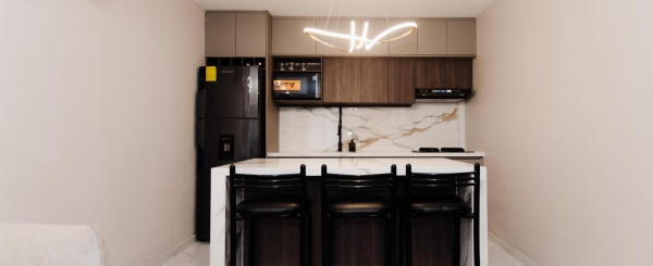 Suite full amoblada en alquiler, Urdesa Central